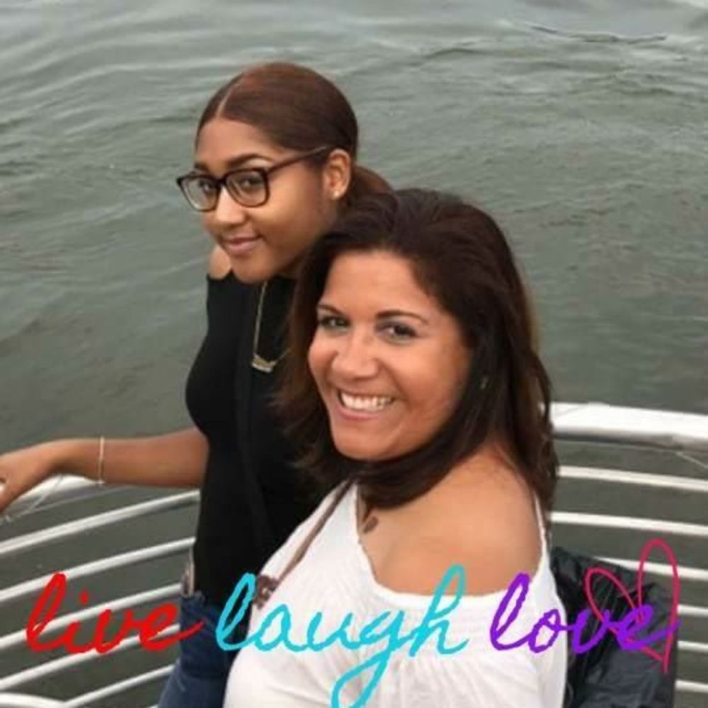 Meet your Posher, Monserrate